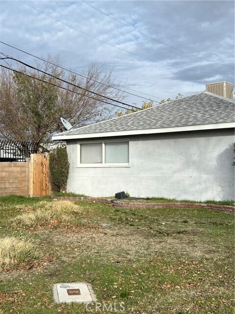 Building Photo - 44078 Cedar Ave