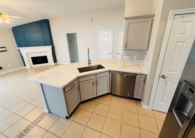 Building Photo - 17227 Lilac Vale Ct