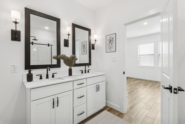 Building Photo - 121 Knight Byu Dr