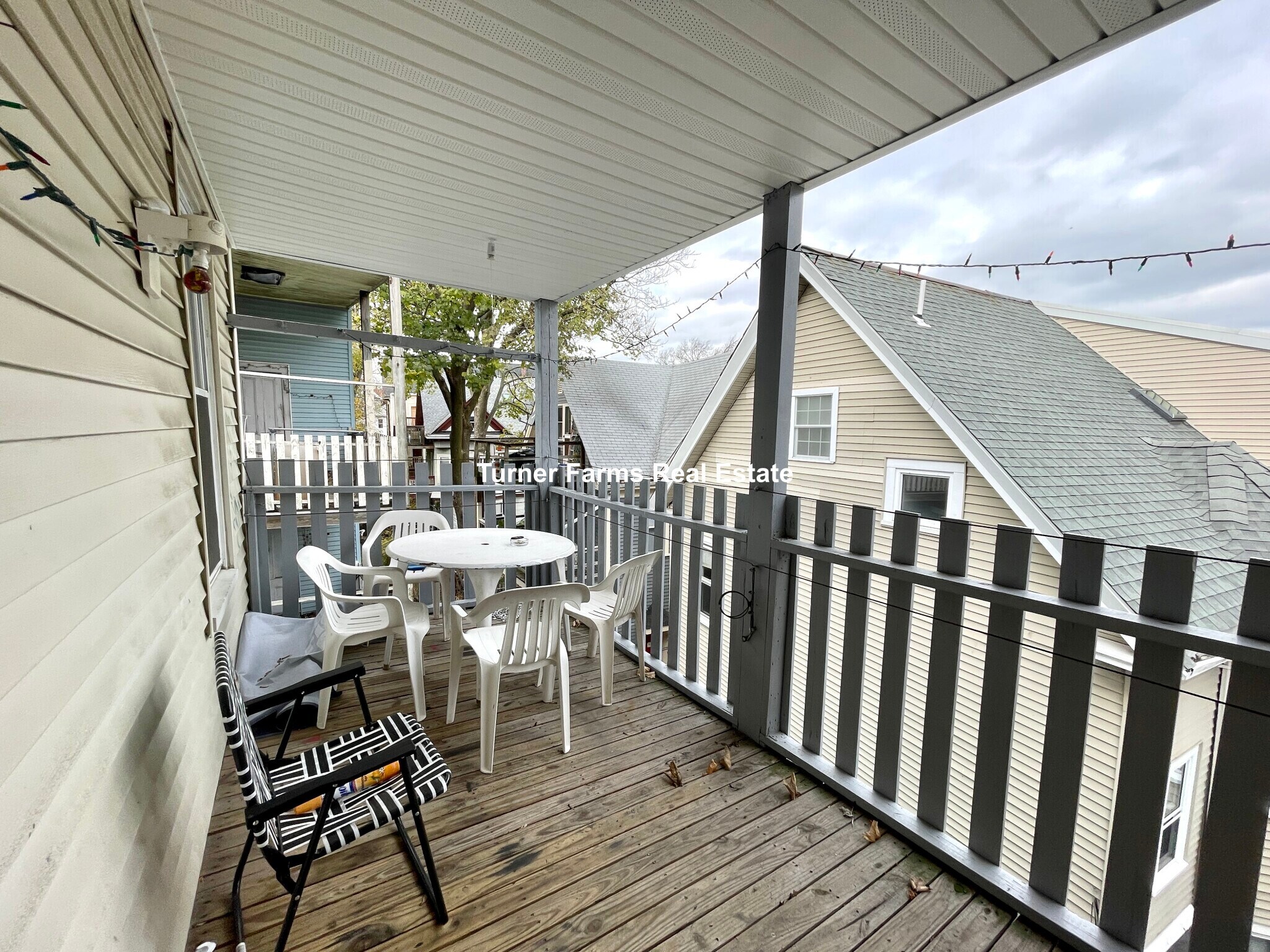 Building Photo - 42 Hillside St