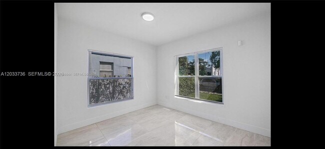 Building Photo - 529 NW 42nd St