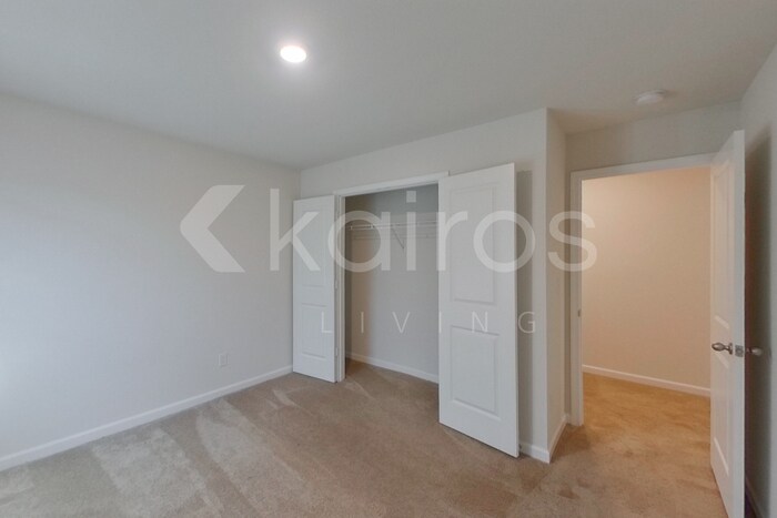 Building Photo - 3440 Bridgewood Dr