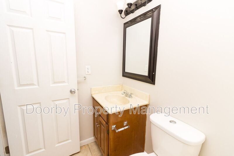 Building Photo - 333 Withrow Rd