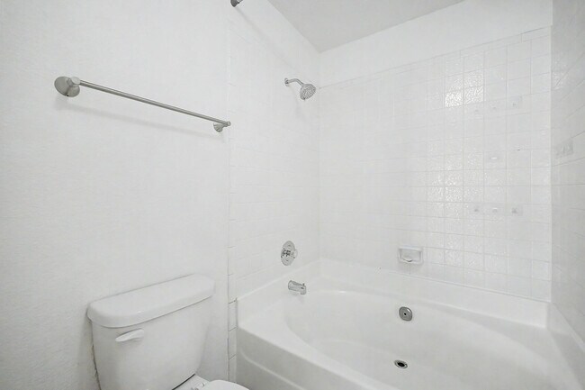 Building Photo - 11851 N 76th Dr
