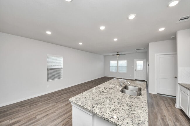 Building Photo - 5611 Fresh View Ct