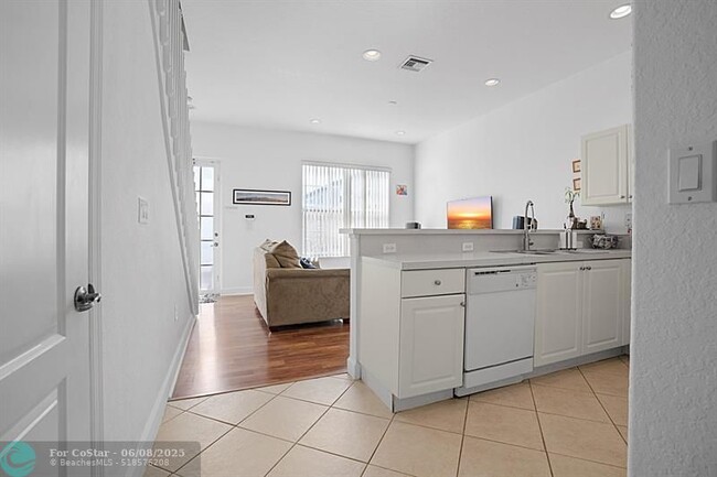 Building Photo - 619 SW 147th Ave