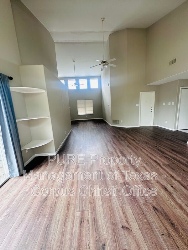 Building Photo - 4006 Panama Dr