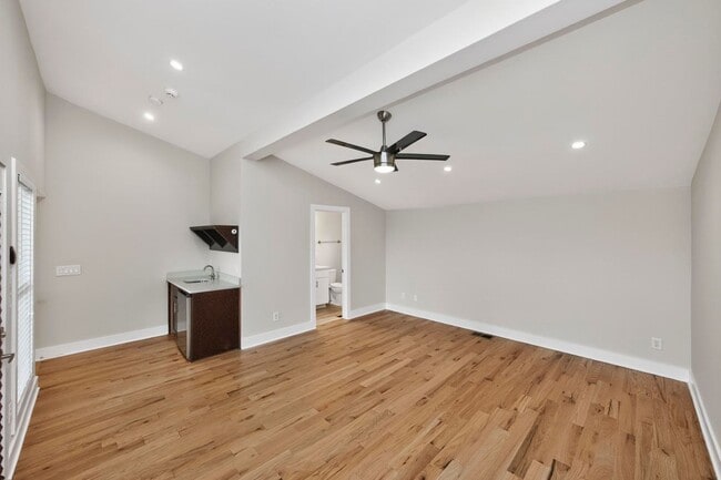 Building Photo - 4704A Kentucky Ave