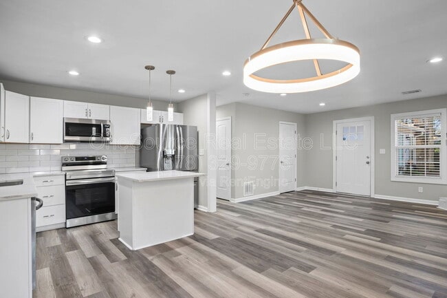 Building Photo - 2020 Whitfield St