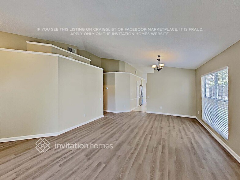 Building Photo - 896 Garden Glen Loop