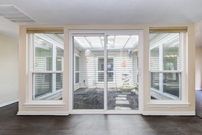 Atrium - 3518 Covey Trail Dr