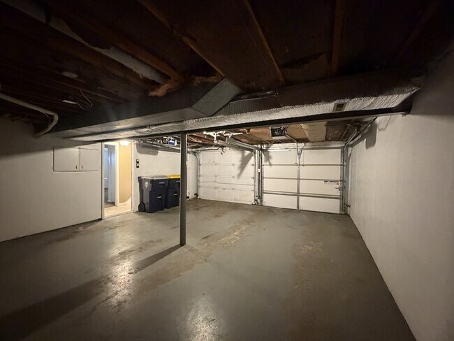 Building Photo - 5035 Overton Ave