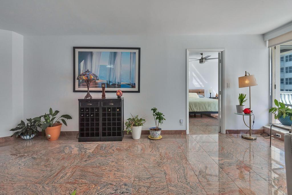 Building Photo - 4020 Galt Ocean Dr