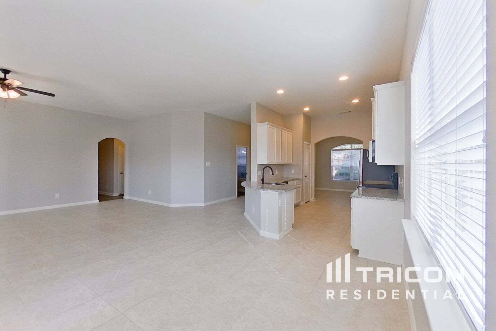 Building Photo - 616 Meadow Springs Dr