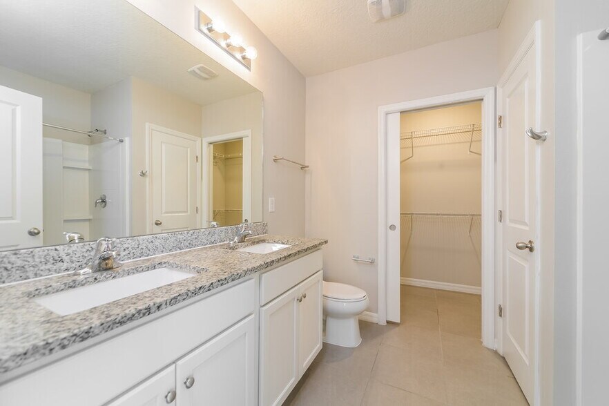 Building Photo - 994 James Dr