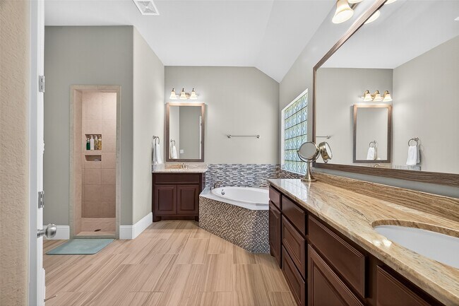 Building Photo - 14 Cottage Glen Ln