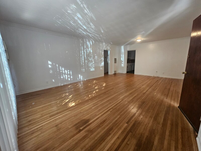 Building Photo - 1850 N La Brea Ave