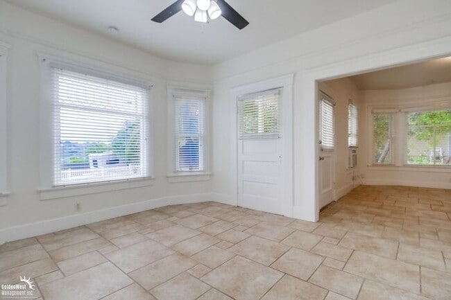 Building Photo - Cozy 2Bdm 2Ba Home in the Encanto Neighbor...