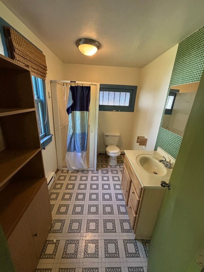 Building Photo - Single Family Home in Bryn Mawr/Harrison - Updated Kitchen + Dishwasher!