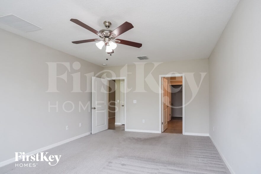 Building Photo - 9632 Sage Creek Dr