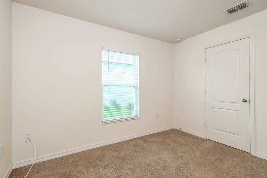 Building Photo - 325 Kensington View Dr