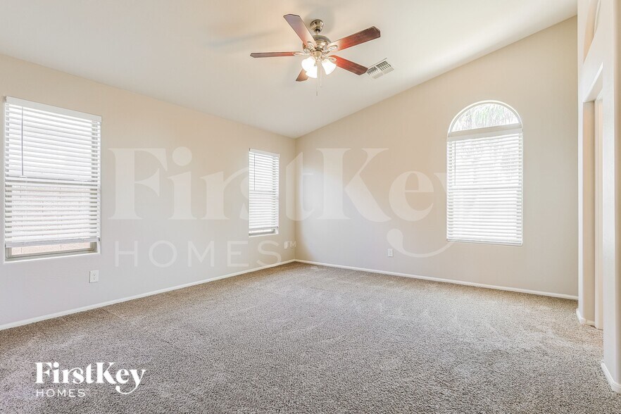 Building Photo - 4225 E Coal St