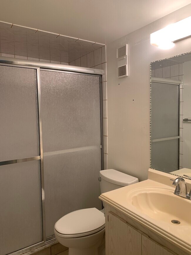 Building Photo - 100 Sweetgum Woods Ct