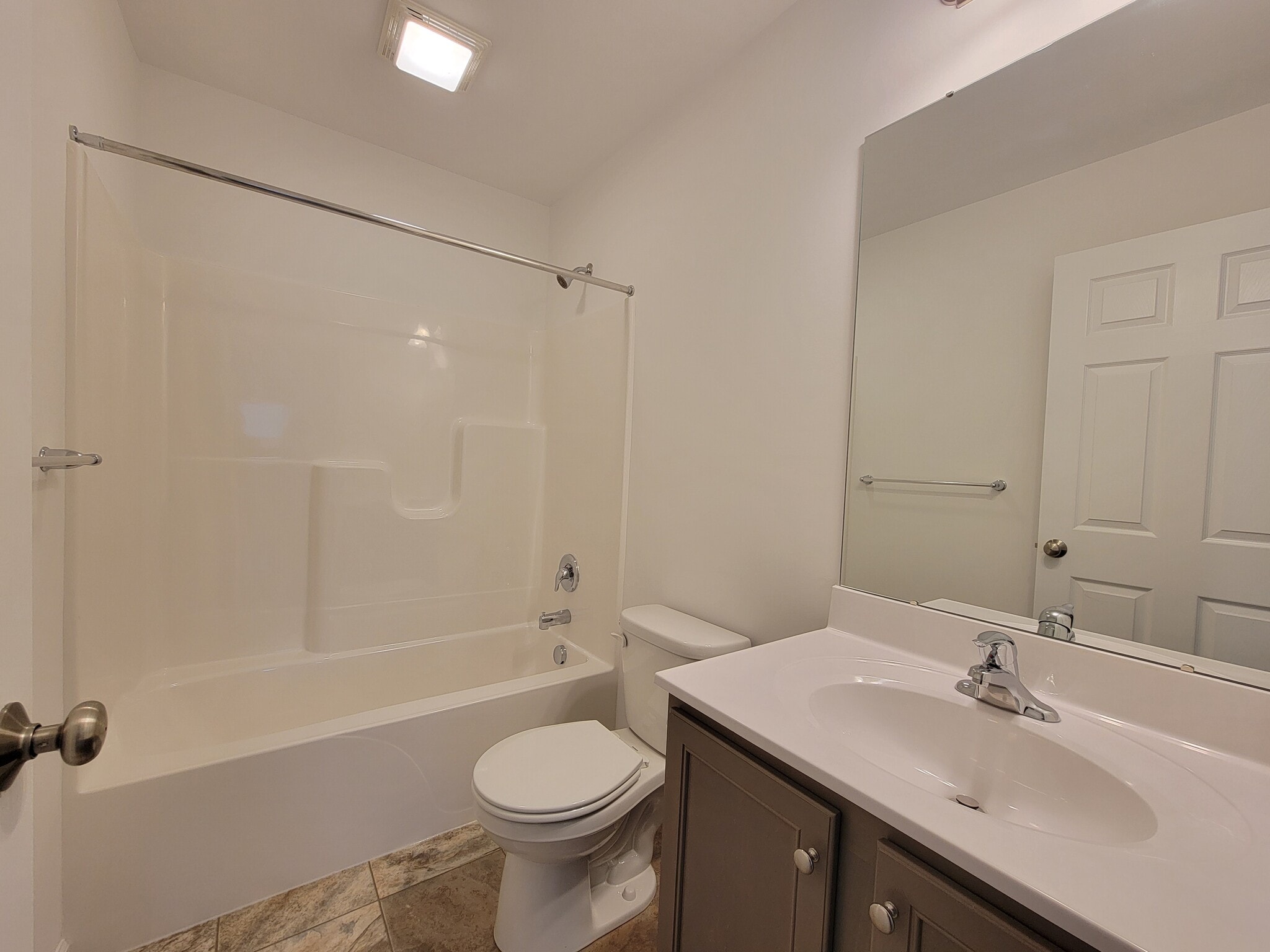 Building Photo - 146 Robert Cir