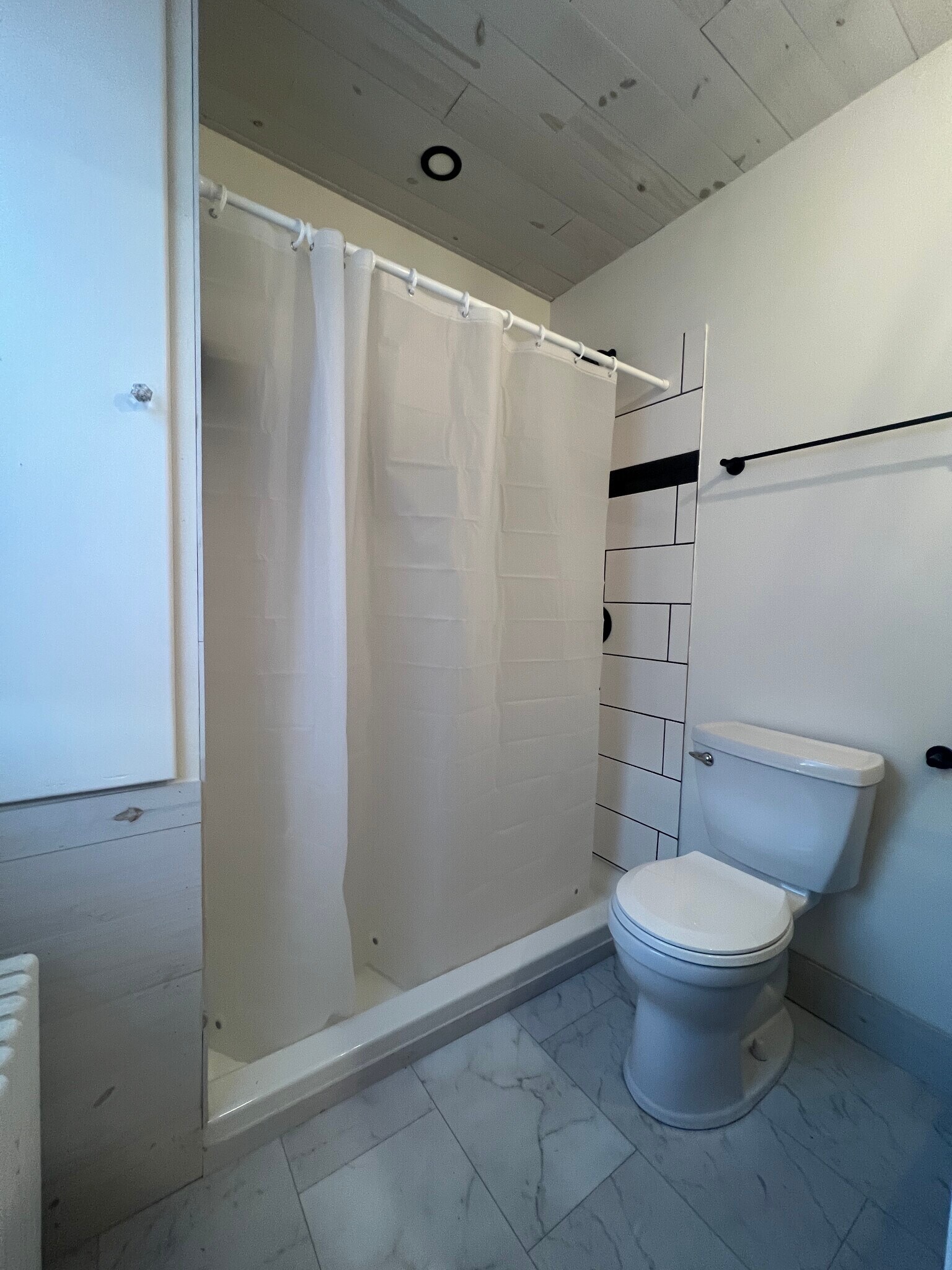 Building Photo - 2033 S 82nd St