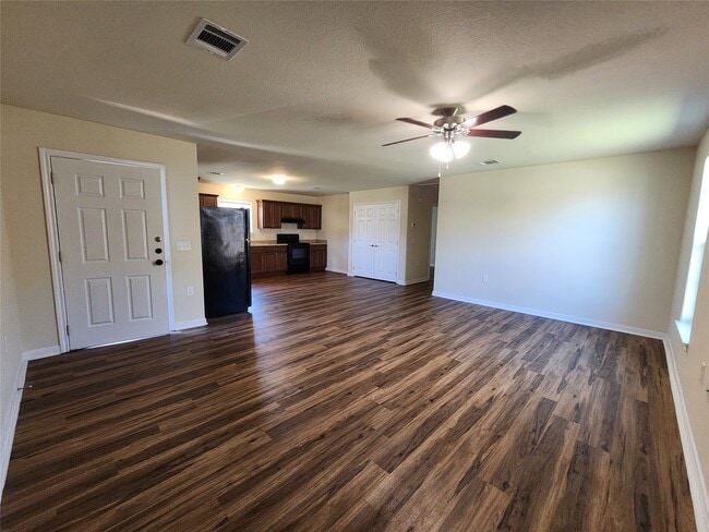 Building Photo - 2402 14th Ave N