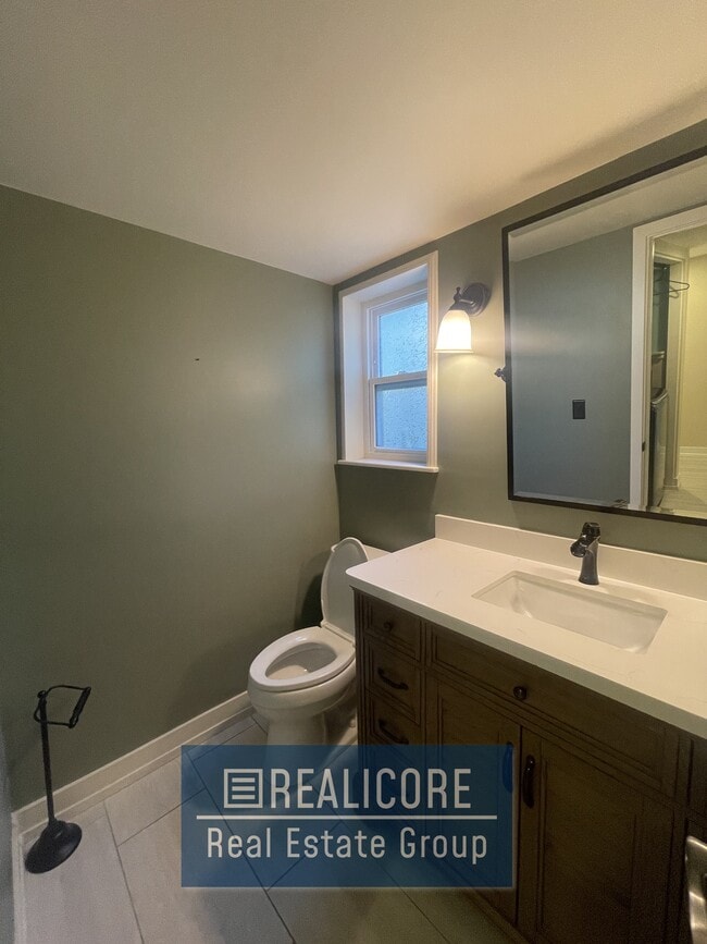 Building Photo - 10937 Sonora Ave