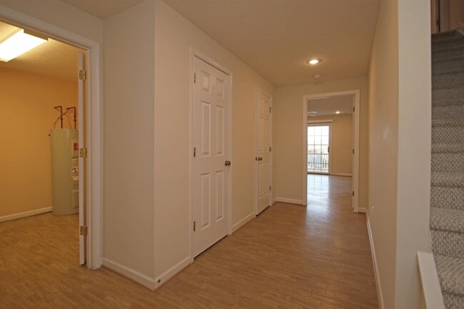 Building Photo - 1214 Old Richmond Circle