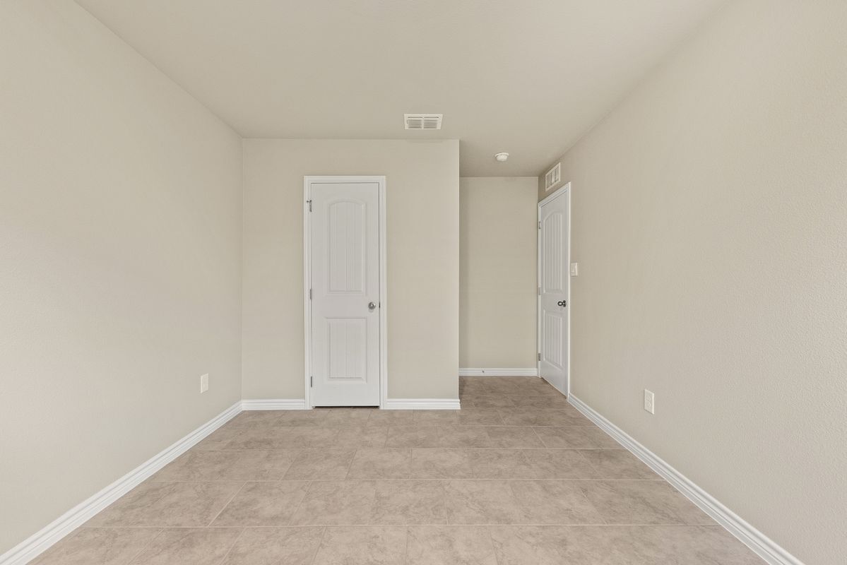Building Photo - 7906 Lariat Toss Dr