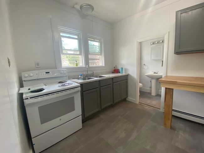 Primary Photo - 55 Davis St