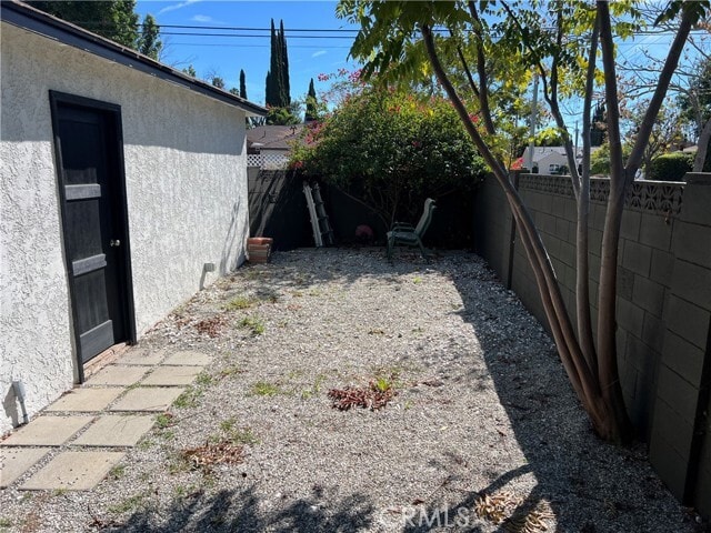 Building Photo - 12658 Oxnard St