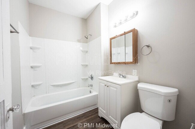 Building Photo - 101 N State Ave