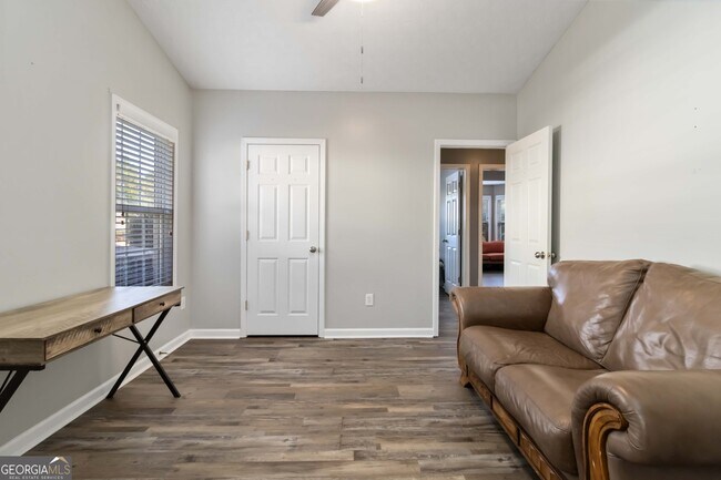 Building Photo - 1108 The by Way