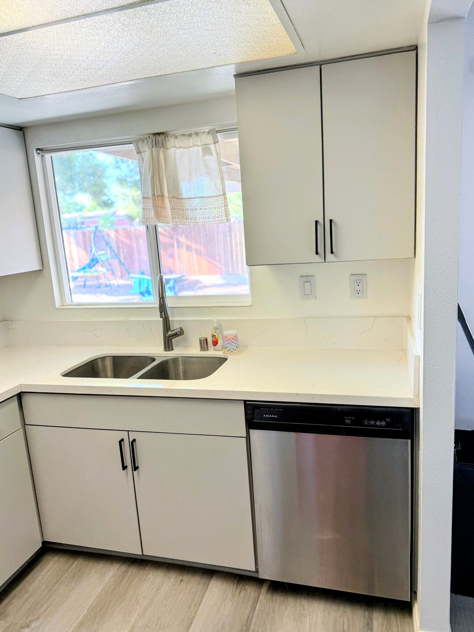 Building Photo - 3019 Brentwood Ave