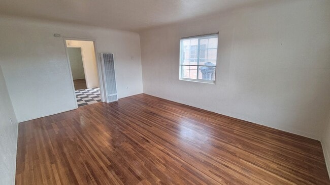 Building Photo - Wilmoore Drive SE-1101 &amp; 1103