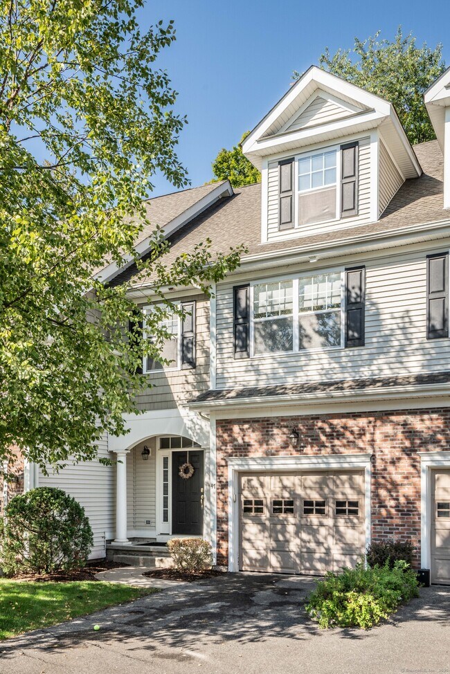 Primary Photo - 47 Park Pl Cir