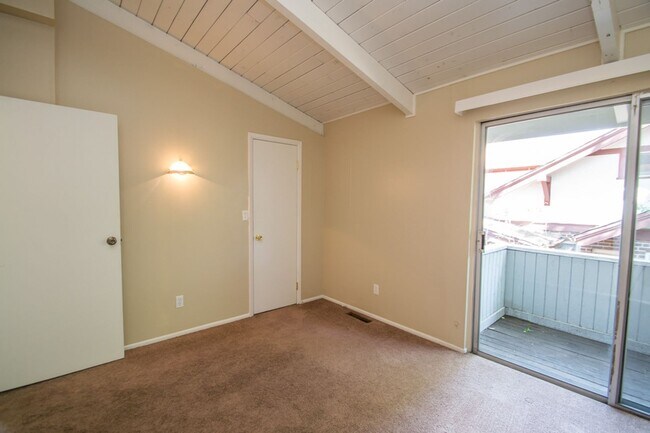 Building Photo - 1000 11th St