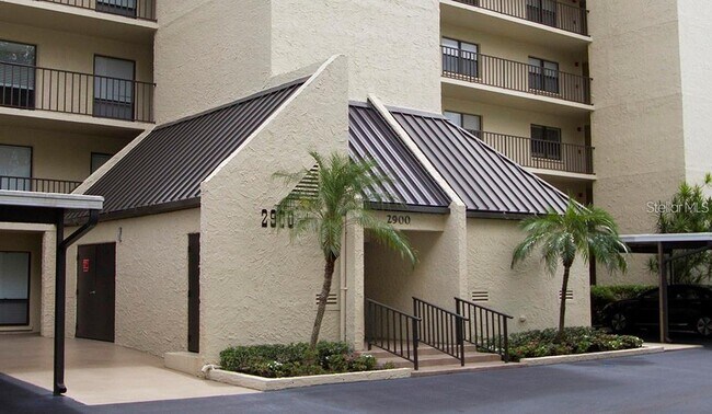 Building Photo - 2900 Cove Cay Dr
