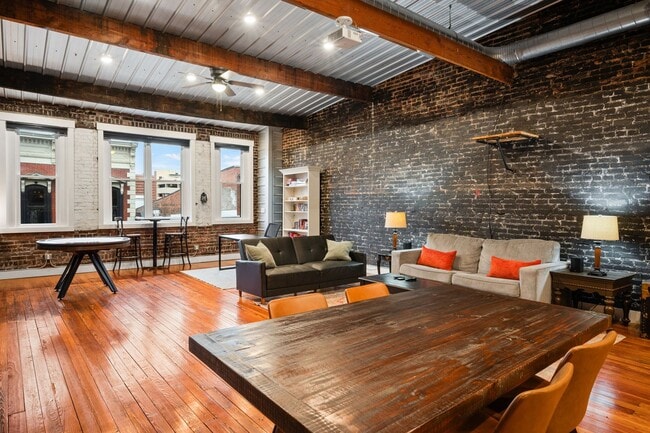 Building Photo - 124 Strawberry Alley