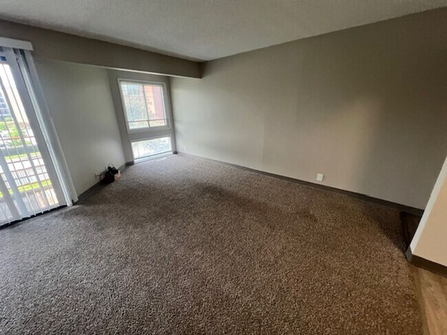 Building Photo - Multi-family Apartment Community