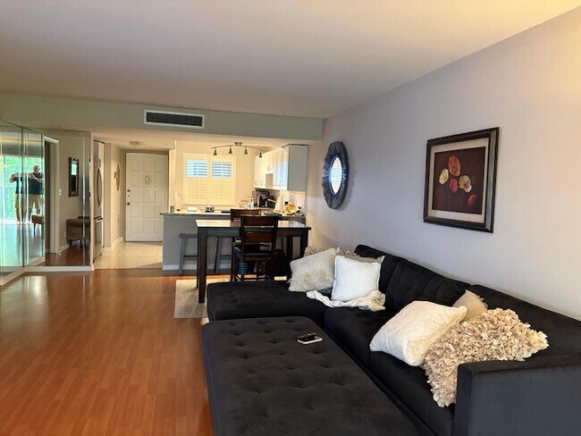 Building Photo - 4120 Tivoli Ct