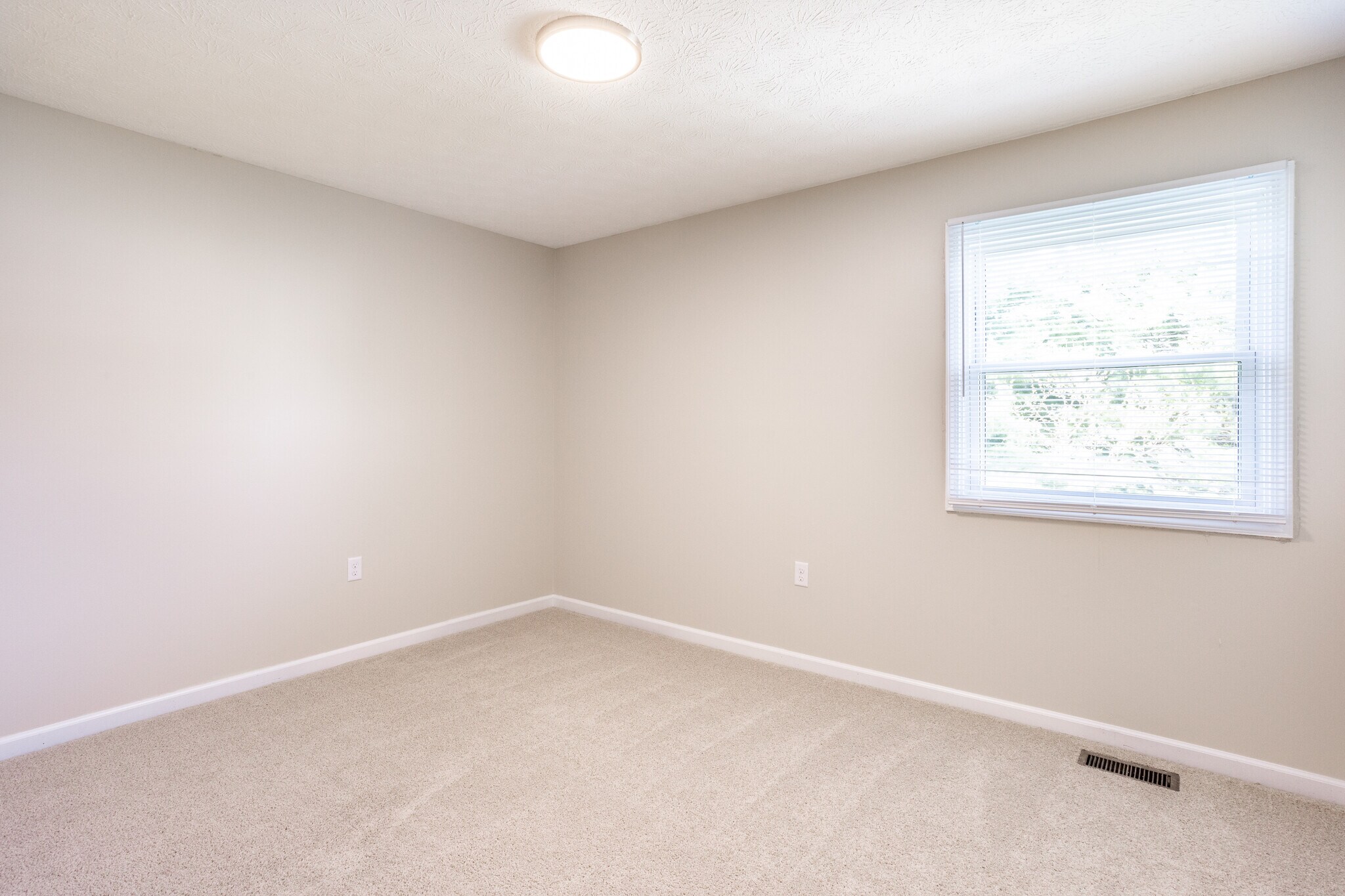 Building Photo - 6130 Bethesda Way