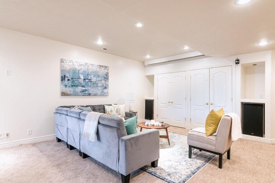 Building Photo - 1170 Eaglewood Loop