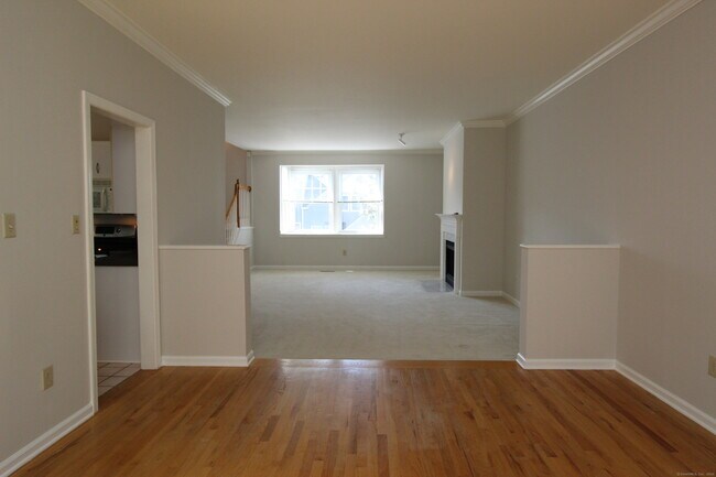 Building Photo - 42 Greystone