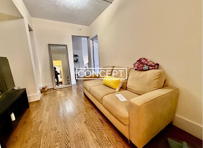 Building Photo - 452A Park Dr. Unit 1B