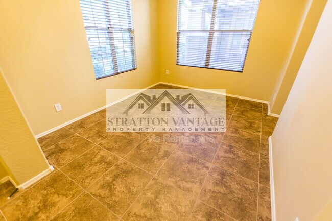 Building Photo - 976 S Adam Way